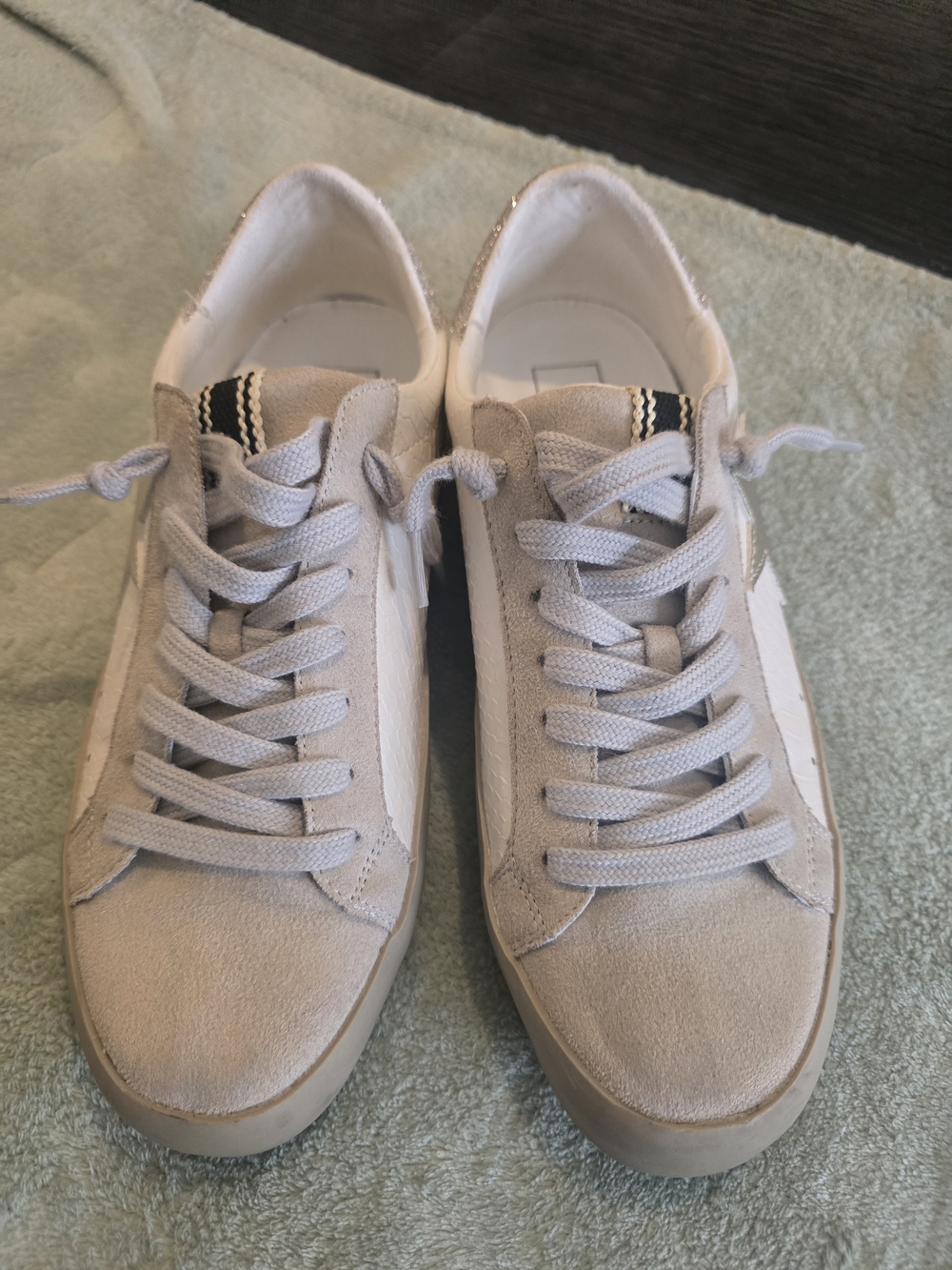 ShuShop Light Cream/Tan Suede Lace-Up Sneakers [Size 8]